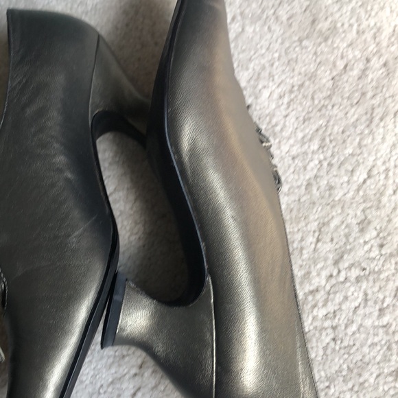J. Renee’ Cobble heel shoe Color: Pewter. Size 8 1/2 M - Picture 2 of 9